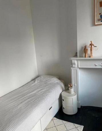 KOOPJE Eenpersoonsbed 3 lades x vitra eames hay beschikbaar voor biedingen