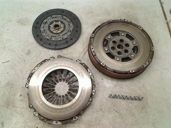 VLIEGWIEL Abarth 500 / 595 / 695 (01-2008/-) (55217579), Auto-onderdelen, Motor en Toebehoren, Overige automerken, Gebruikt