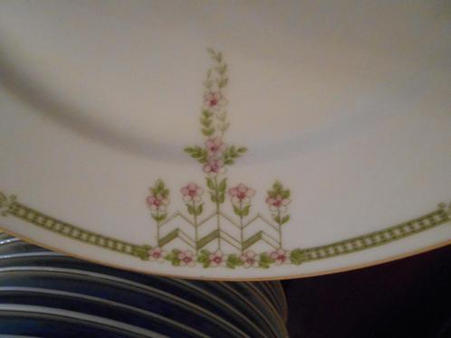 ANTIEK EET SERVIES  56 STUKS, Antiek en Kunst, Antiek | Servies compleet, Ophalen