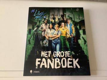 Like Me het grote fanboek beschikbaar voor biedingen
