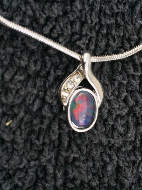 925 Sterling Zilver met prachtige Opaal triplet en zirkonia, Handtassen en Accessoires, Kettingen, Nieuw, Zilver, Zilver, Met edelsteen