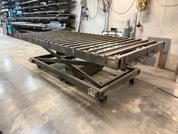 Hydraulische Lastafel 3000 x 1500 beschikbaar voor biedingen