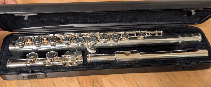 Yamaha YFL-211 dwarsfluit, Muziek en Instrumenten, Blaasinstrumenten | Dwarsfluiten en Piccolo's, Gebruikt, Dwarsfluit, Met koffer of tas