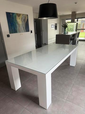 Eettafel wit 220x110 cm beschikbaar voor biedingen