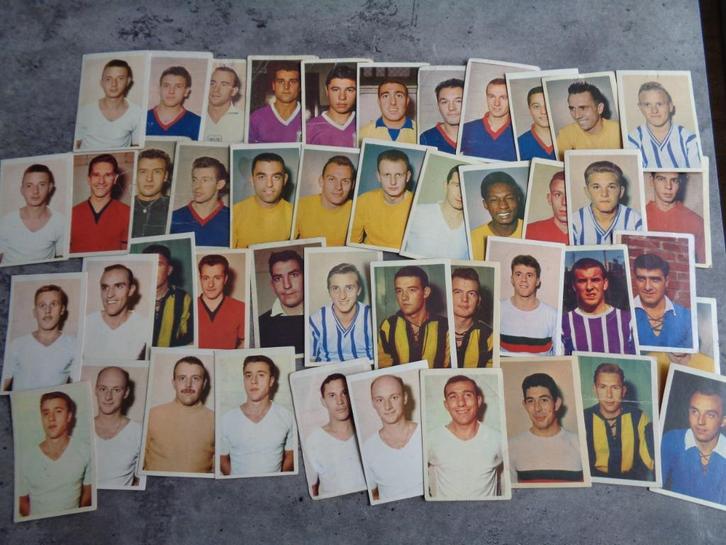 MAPLE LEAF CHEWING GUM VOETBAL KAARTEN ANNO 1963  45x, Hobby en Vrije tijd, Stickers en Plaatjes, Gebruikt, Ophalen of Verzenden