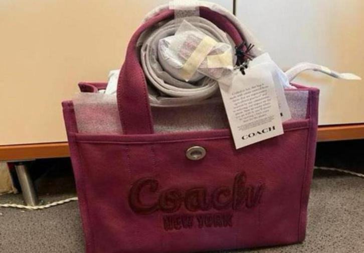 Coach tote bag pink originele verpakking  (nieuw prijs 295€), Handtassen en Accessoires, Tassen | Damestassen, Nieuw, Shopper