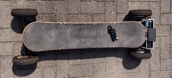 Electric skateboard 2000W super long range, Sport en Fitness, Skateboarden, Skateboard, Ophalen