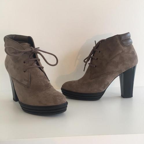 paar damesschoenen Hogan  34,5, Kleding | Dames, Schoenen, Zo goed als nieuw, Lage of Enkellaarzen, Beige, Ophalen of Verzenden