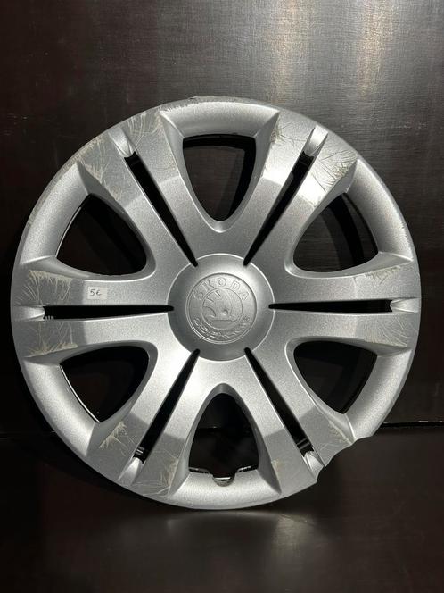 1 Skoda Fabia octavia roomster scala 15" wieldoppen, Auto diversen, Wieldoppen, Gebruikt, Ophalen of Verzenden