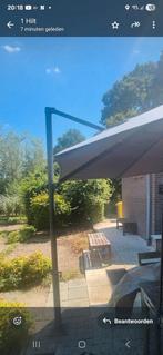 Parasol (zweefparasol) met voet., Tuin en Terras, Parasols, Ophalen, Kantelbaar, 3 tot 4 meter, Zweefparasol