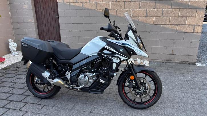 Suzuki V-Strom 650 2023, Motoren, Motoren | Suzuki, Particulier, Toermotor, meer dan 35 kW, 2 cilinders, Motorrijbewijs A, ABS