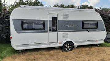 Te koop: Hobby 560 CFe excellent bj. 2020, Caravans en Kamperen, Vast bed, Rondzit, Hobby, Particulier