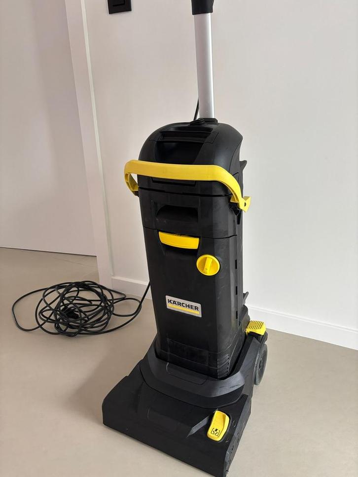 Karcher BR 30/4 C schrob / zuigmachine, Doe-het-zelf en Bouw, Reinigingsmachines, Zo goed als nieuw, Ophalen