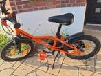 Te koop B-Twin, kinderfiets, 16inch., oranje met zijwielen, Ophalen, Zijwieltjes, 16 tot 20 inch, B-Twin