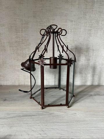 Lantaarnkroonluchter in gepatineerd metaal en glas beschikbaar voor biedingen