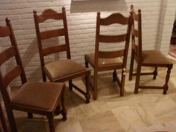 4 eiken houten stoelen met verlengbare tafel