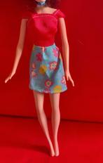 Robe pour poupée barbie rouge et fleuri, Utilisé, Enlèvement ou Envoi, Barbie