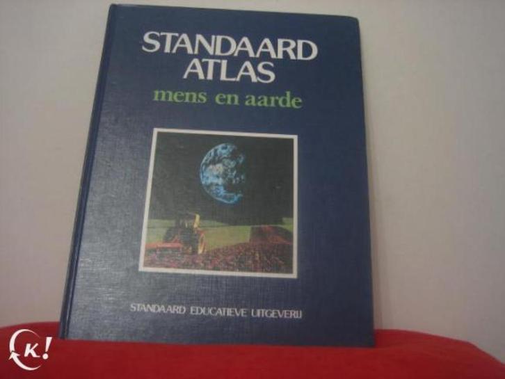Standaard Atlas Mens en Aarde, Boeken, Atlassen en Landkaarten, Zo goed als nieuw, Ophalen of Verzenden