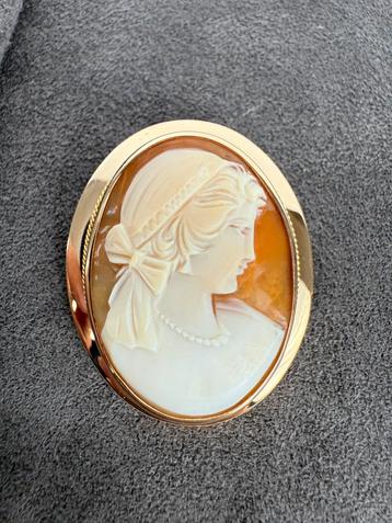 14k gouden camee-broche, gestempeld, 7,45 g — ca. 4 cm beschikbaar voor biedingen