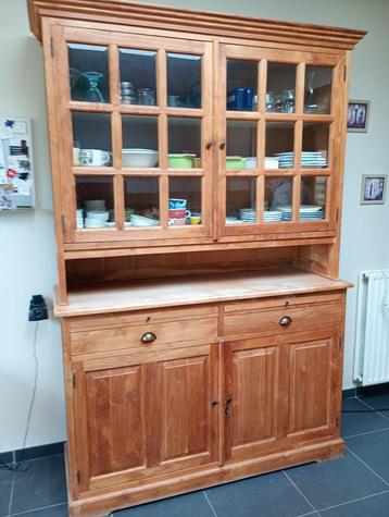 keukenkast,tafel,4stoelen beschikbaar voor biedingen