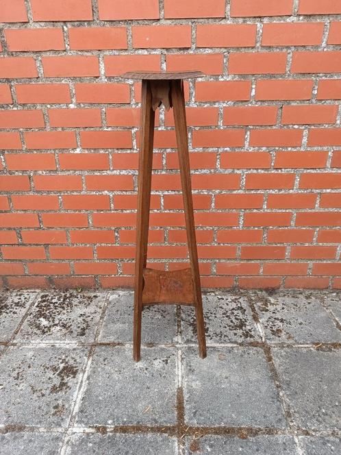A vendre une petite sellette, Antiek en Kunst, Antiek | Meubels | Tafels, Ophalen