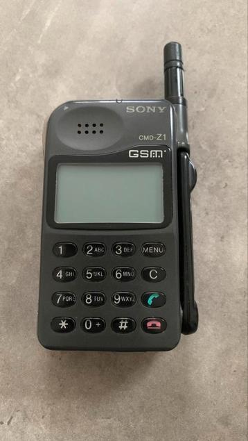 Sony CMD-Z1 vintage mobiele telefoon beschikbaar voor biedingen