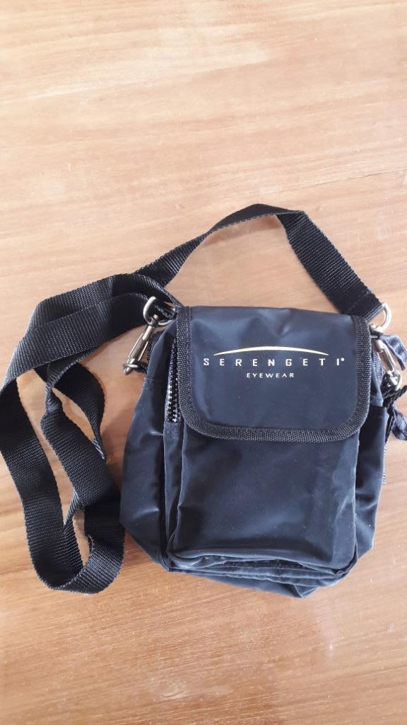 Modieus zwart schoudertasje Serengeti., Handtassen en Accessoires, Tassen | Schoudertassen, Nieuw, Overige merken, Zwart, Ophalen of Verzenden