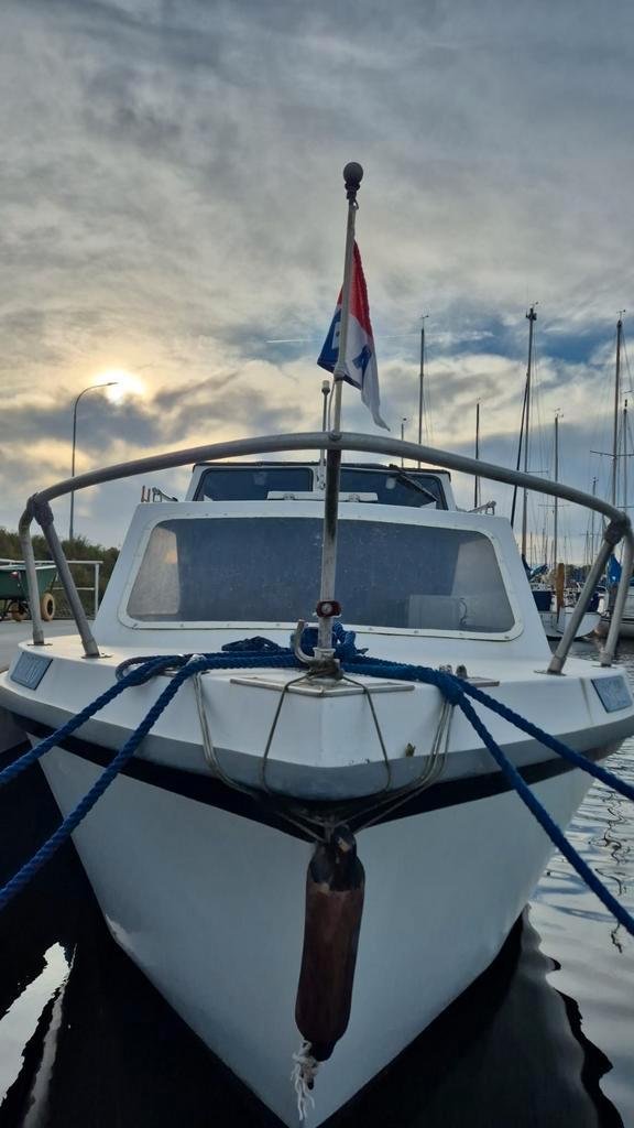 Onedin 650, Watersport en Boten, Motorboten en Motorjachten, Gebruikt, Polyester, 6 tot 9 meter, Benzine, Buitenboordmotor, 10 tot 30 pk