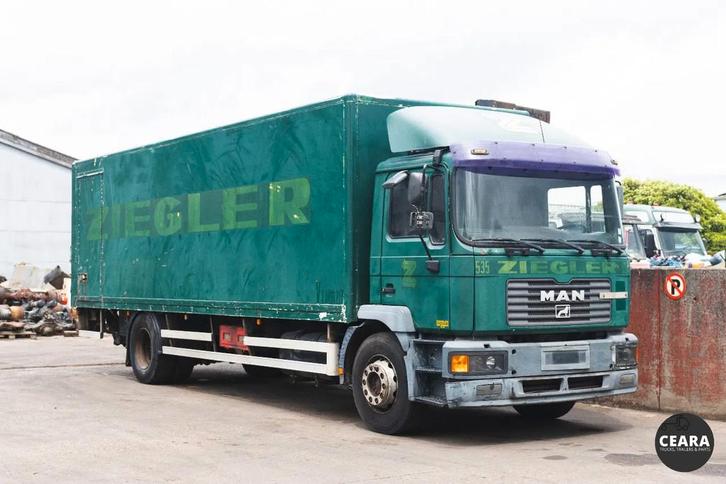 MAN ME250 B Box truck 19 ton! Good working and driving!, Auto's, Vrachtwagens, Bedrijf, Te koop, MAN, Overige brandstoffen, Achterwielaandrijving