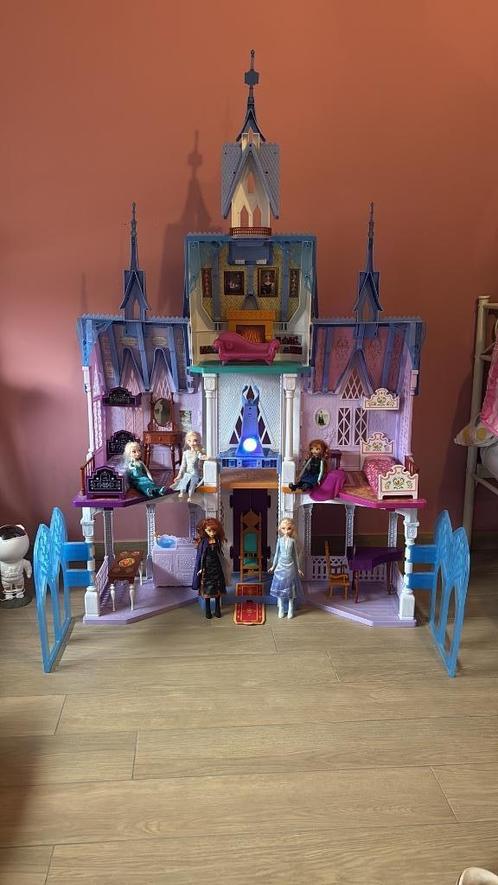 Arendelle Kasteel 2 Deluxe - Frozen, Kinderen en Baby's, Speelgoed | Poppenhuizen, Zo goed als nieuw, Poppenhuis, Ophalen