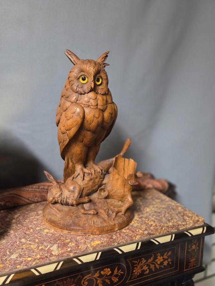 Gezocht aparte stukken black forest of zwarte woud snijwerk, Antiek en Kunst, Kunst | Beelden en Houtsnijwerken, Ophalen