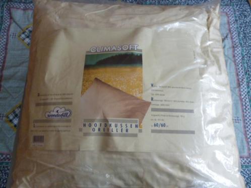 Nieuw Hoofdkussen Climasoft 60x60cm, Huis en Inrichting, Slaapkamer | Beddengoed, Nieuw, Kussen, Eenpersoons, Ophalen