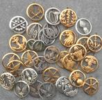 FRANCE - LOT D'INSIGNES DE COIFFURES MILITAIRES, Envoi, Armée de terre, Emblème ou Badge