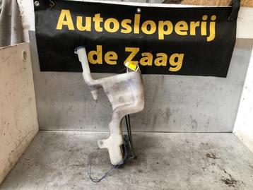 Ruitensproeiertank voor van een Ford Fiesta beschikbaar voor biedingen