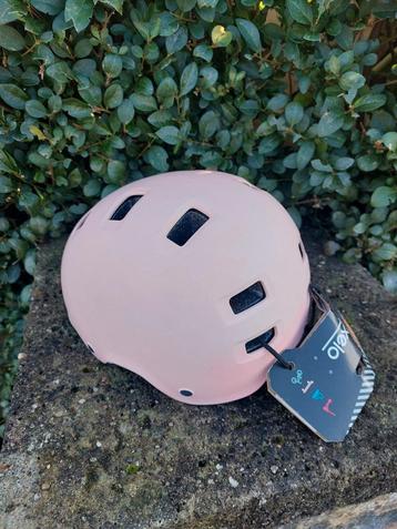 Roze helm oxelo maat m nieuw  disponible aux enchères