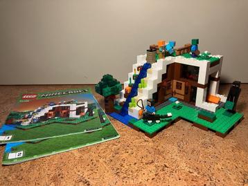 Lego MINECRAFT 21134 - The Waterfall Base beschikbaar voor biedingen