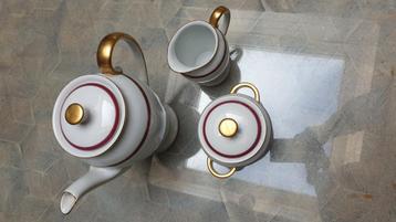 Koffie en Melkkan plus Suikerpot  beschikbaar voor biedingen