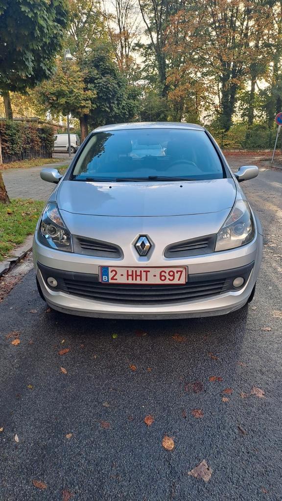 Renault, Auto's, Renault, Particulier, Clio, ABS, Benzine, Euro 4, Stadsauto, 3 deurs, Handgeschakeld, Zilver of Grijs, Zwart