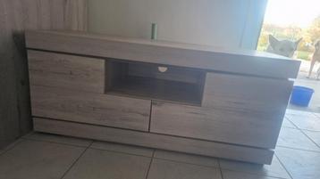 Tv meubel te koop beschikbaar voor biedingen