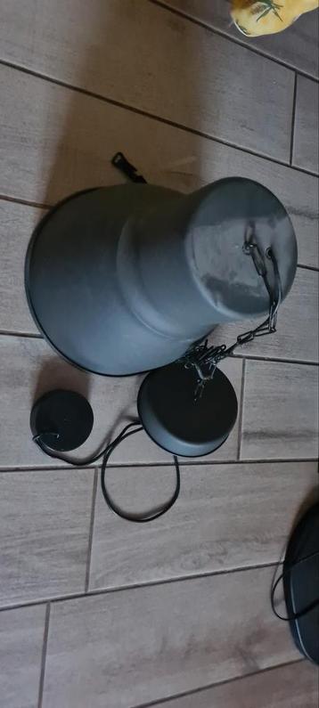 Industriële lamp beschikbaar voor biedingen