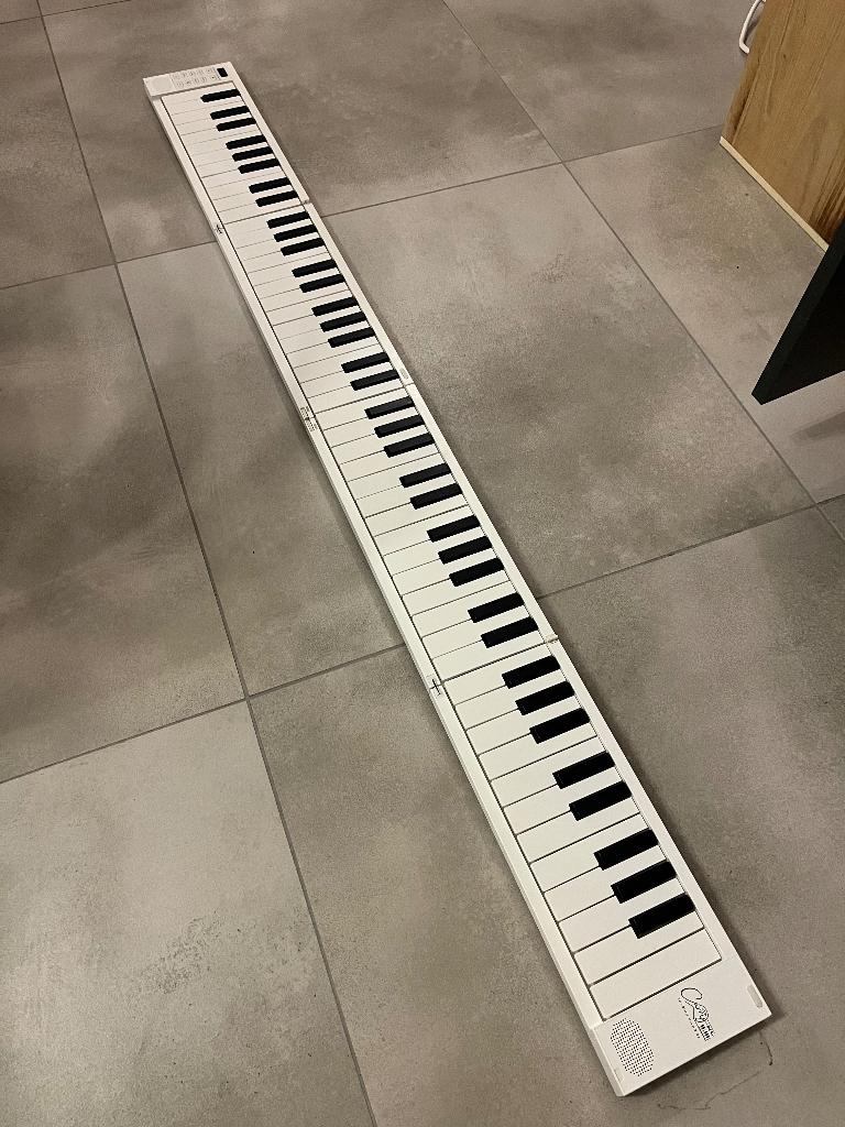 Cary-on foldable piano, Gebruikt, Wit, Digitaal, Ophalen of Verzenden