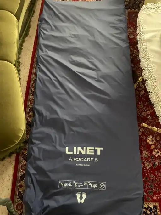 Anti-decubitus luchtmatras +pomp LINET Air2Care 5 Easy Smart, Ophalen of Verzenden, Zo goed als nieuw