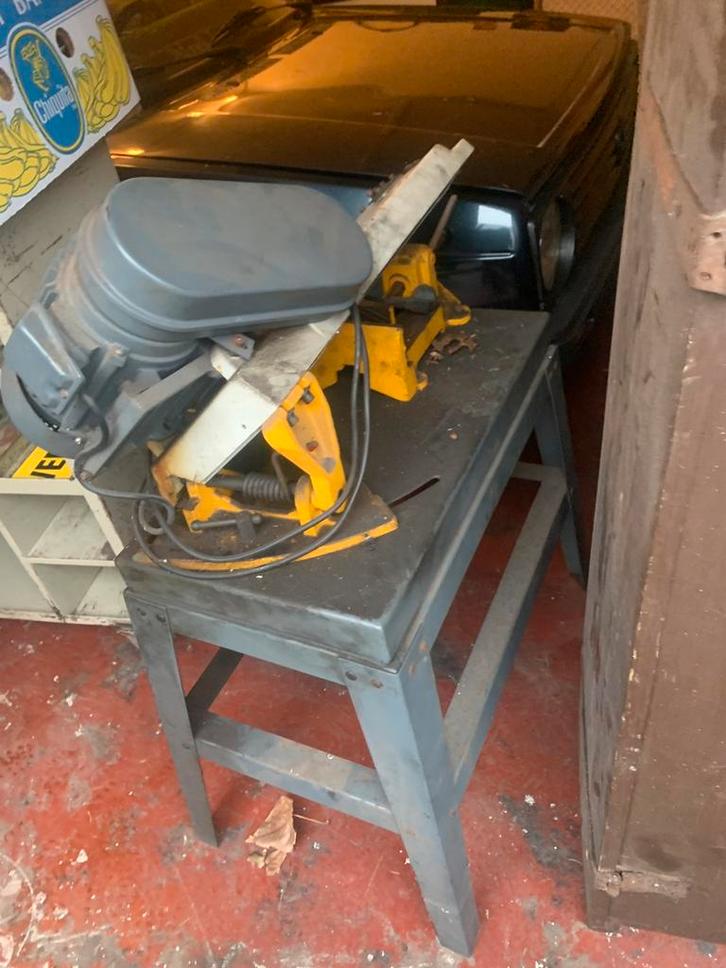 Machine à scier le fer, Bricolage & Construction, Outillage | Scies mécaniques, Utilisé, Moins de 600 watts, Enlèvement