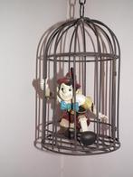 Metalen kooi met Pinokkio, Verzenden, Peter Pan of Pinokkio, Gebruikt, Beeldje of Figuurtje