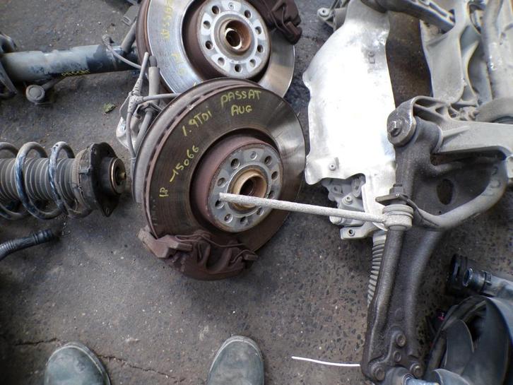 Moyeu avant gauche VW Passat 5 BK 1.9TDi 77kw 2005-2010, Auto-onderdelen, Ophanging en Onderstel, Gebruikt, Ophalen