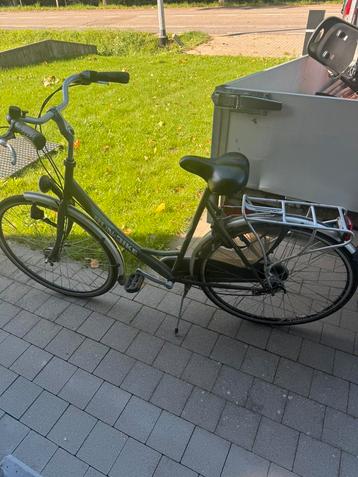 Damesfiets beschikbaar voor biedingen
