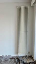 4 verticale radiatoren, Doe-het-zelf en Bouw, Ophalen, Zo goed als nieuw