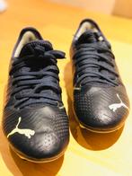 Chaussures de football Puma noires pour garçon taille 38,5, Sports & Fitness, Comme neuf, Enlèvement ou Envoi