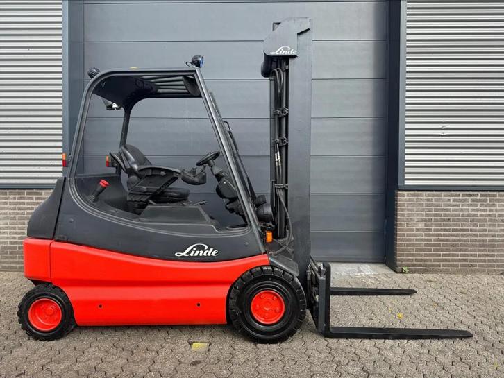Linde E25/03 2,5 ton elektrische heftruck (bj 2008), Zakelijke goederen, Machines en Bouw | Heftrucks en Intern transport, Heftruck