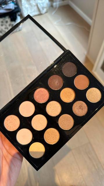 MAC Warm neutral palette